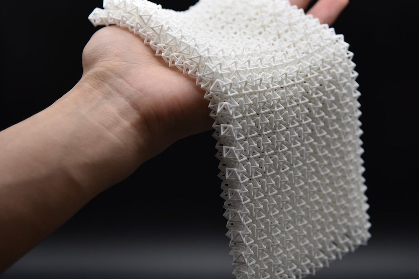 Materialforschung: Hightech aus dem 3D-Drucker: Wie ein Kettenhemd zur Brücke wird