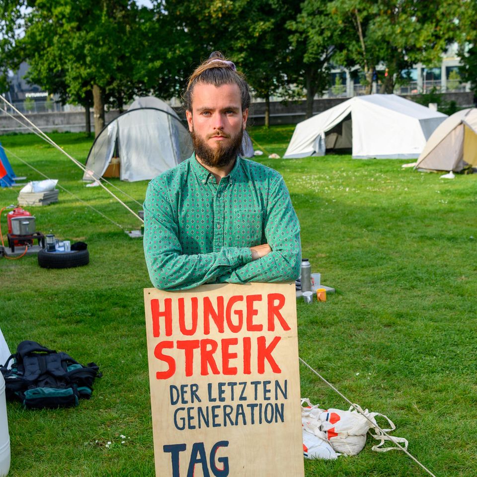 Klimaprotest: "Mama, wir sind in Lebensgefahr!" – eine Mutter, ein Sohn und ein Hungerstreik, der ihr Leben verändert