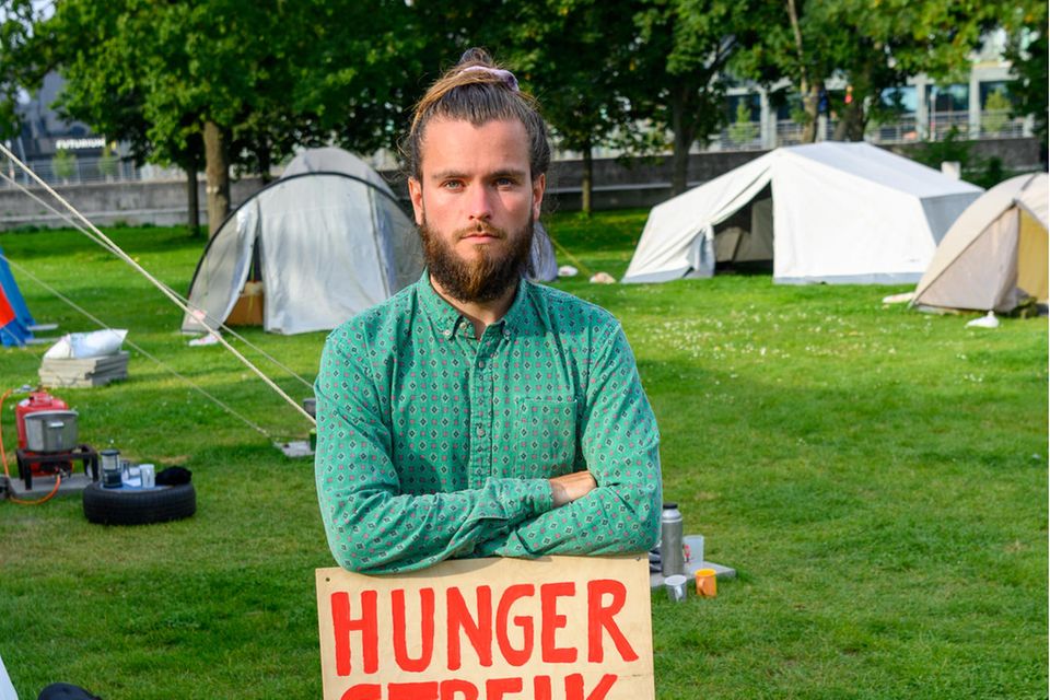 Klimaprotest: "Mama, wir sind in Lebensgefahr!" – eine Mutter, ein Sohn und ein Hungerstreik, der ihr Leben verändert
