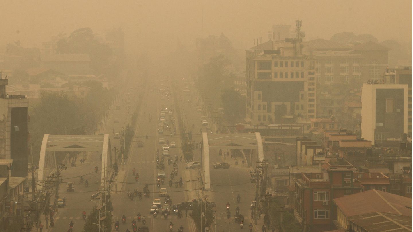 Smog in Kathmandu, Nepal: Die WHO empfiehlt deutlich strengere Grenzwerte bei Luftschadstoffen