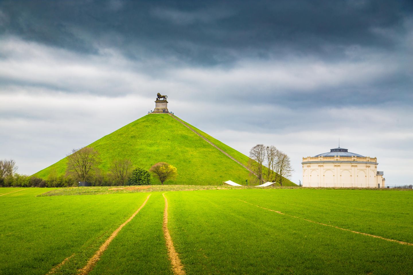 Blick auf den berühmten Löwenberg in Braine-l’Alleud