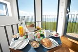 Frühstück im Leuchtturm Dagebüll