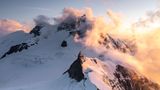 28.09.2021      "Ein unglaublicher Sonnenuntergang hoch in den Schweizer Bergen."      Kamera: DJI Mavic 2 Pro  Mehr Fotos von Henryk Welle