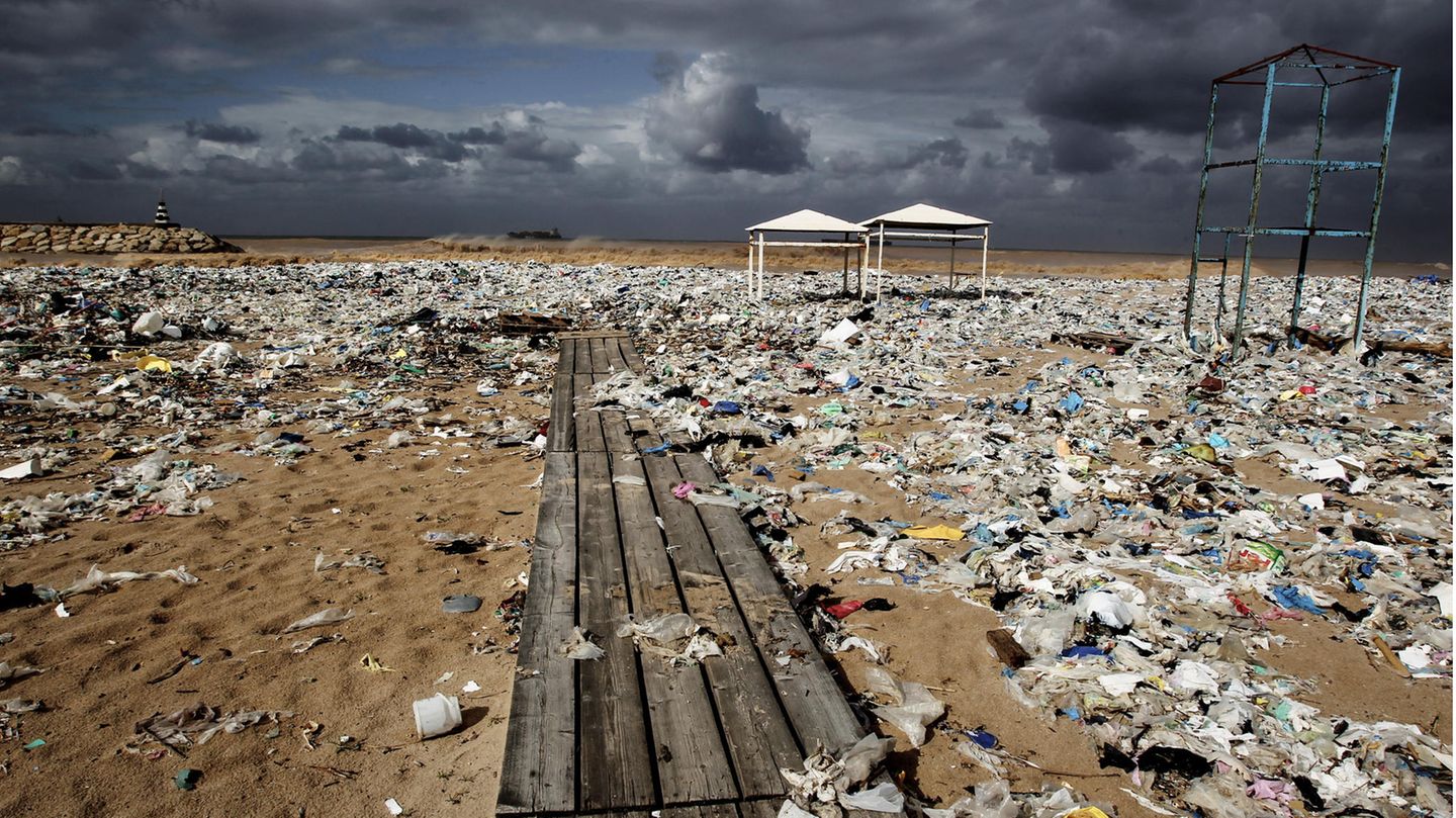 3760 Tonnen Plastik An Oberfläche Des Mittelmeers - [GEO]