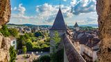 Historische Stadtmauer von Murten in der Schweiz