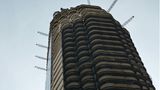 Ghost Tower in Bangkok mit Kränen