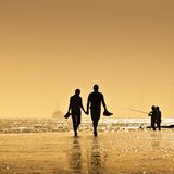 Deutschland, Cuxhaven, Elbe, Elbmündung, Watt, Schiff, Frachter, Menschen,