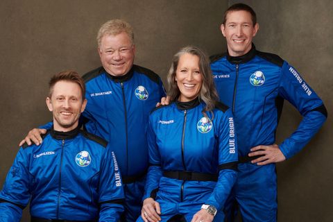 Crew des zweiten Flugs von Blue Origin (v.l.n.r.): Chris Boshuizen, William Shatner, Audrey Powers und Glen de Vries