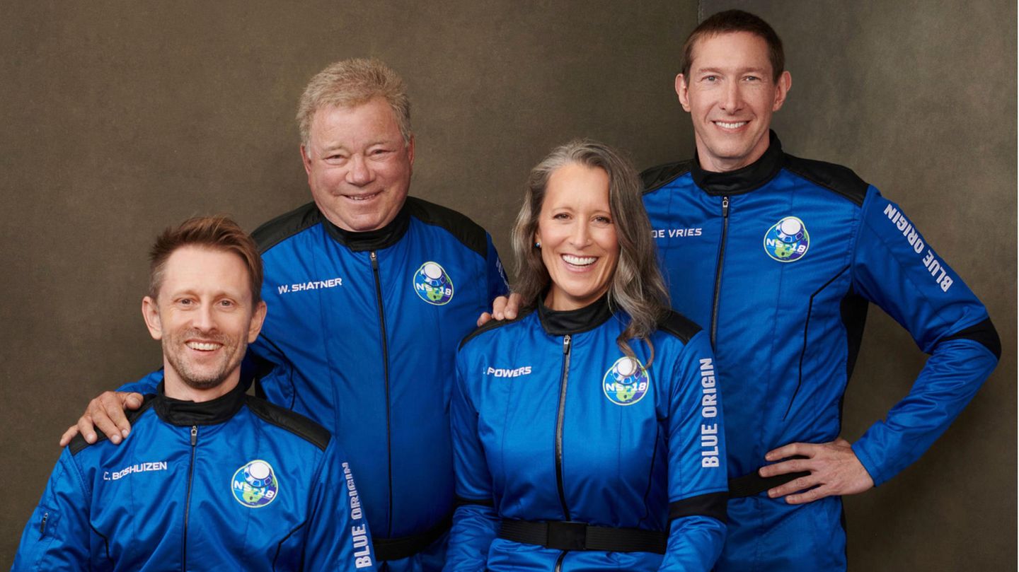 Crew des zweiten Flugs von Blue Origin (v.l.n.r.): Chris Boshuizen, William Shatner, Audrey Powers und Glen de Vries