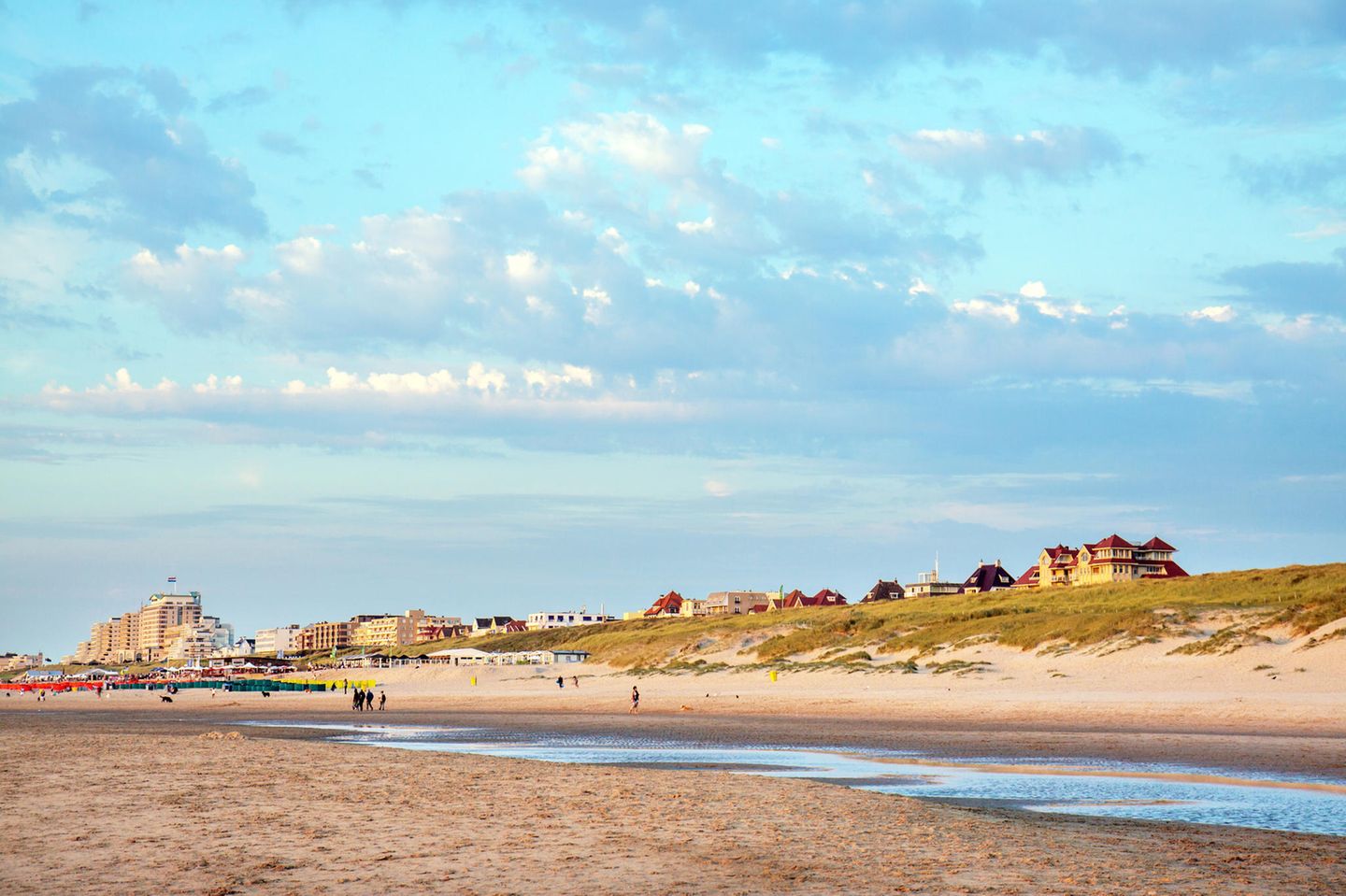 Häuser am Strand von Nordwijk