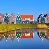 Bunte Häuser in Voledam