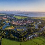 Naarden bei Sonnenuntergang aus der Vogelperspektive