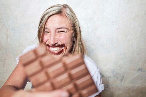 Süße Entspannung: Schokolade kann uns zu mehr Gelassenheit verhelfen. Dafür sorgt unter anderem das Anandamid aus den Kakaobohnen – eine psychoaktive Substanz