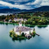 Gmunden mit Schloss am Traunsee, Österreich