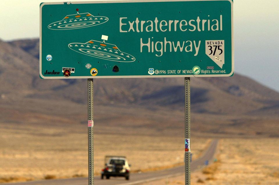 Straßenschild "Extraterrestrial Highway" in Rachel, Nevada