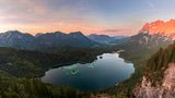 Panorama Eibsee und Zugspitze vom Wettersteingebirge bei Grainaz