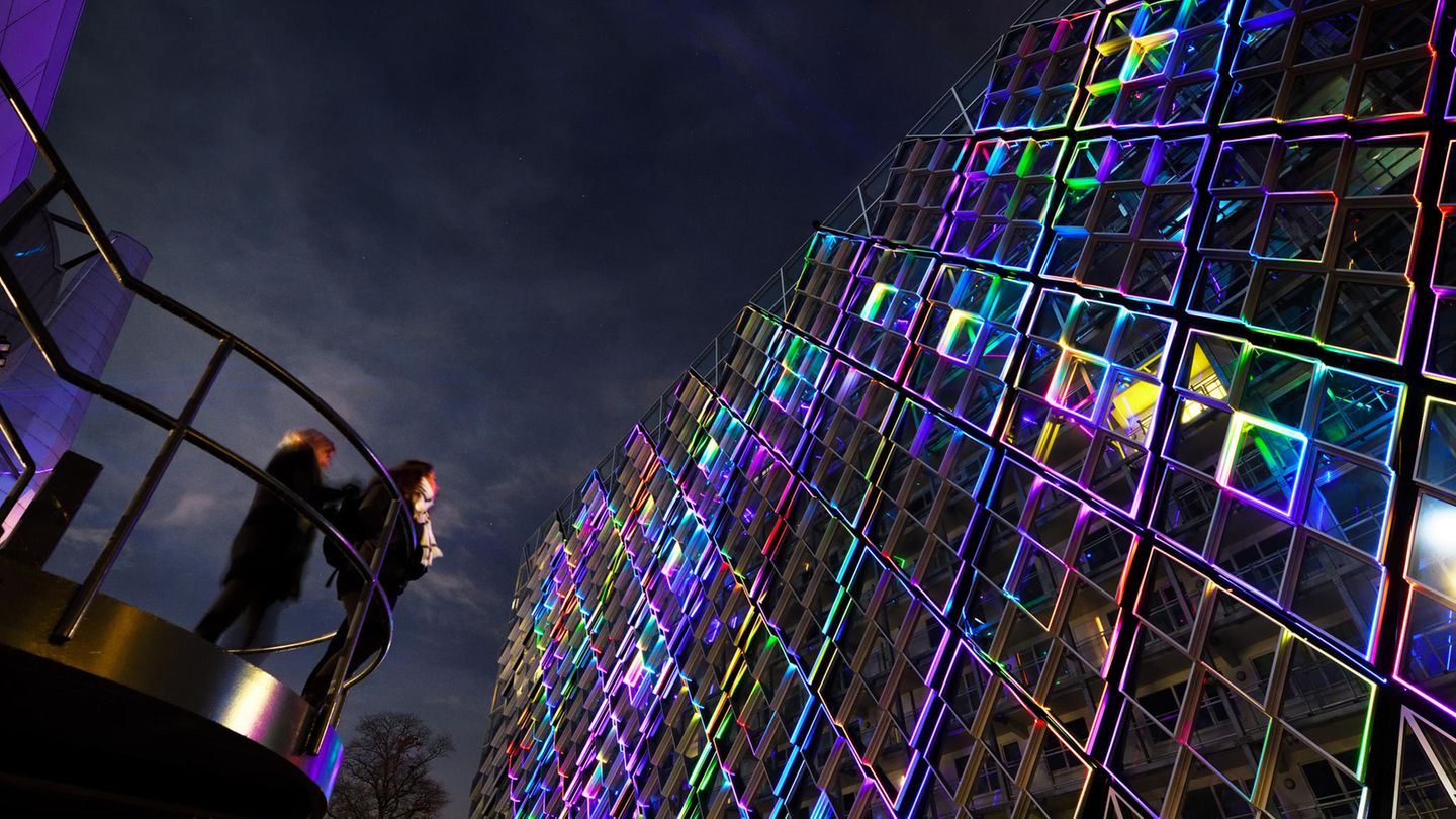 Lichtinstallation  Glow 2019 Contour von Michael Suk