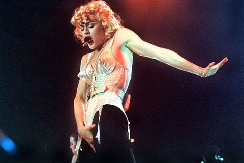 Stilikone: Popstar Madonna setzte ihren Busen um 1990 mit kegelförmigen Bustiers von Jean Paul Gaultier in Szene