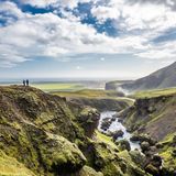 08.11.2021      "Blick über das Tal des Skógá bis zum Atlantik."      Ort: Island  Kamera: Olympus E-M1MarkII, 12mm  Mehr Fotos von Zippo Zimmermann