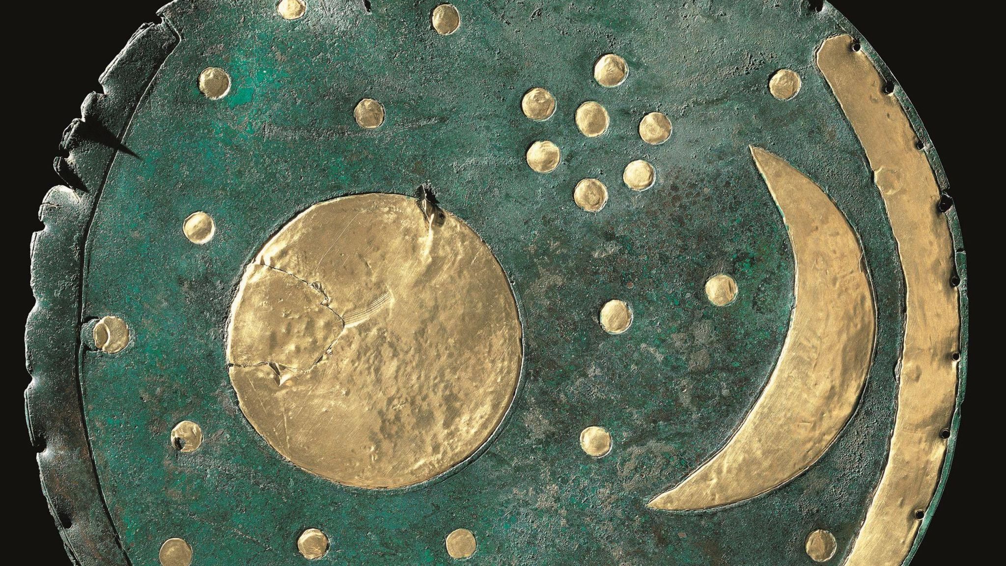 Die Himmelsscheibe von Nebra, grünliche Bronze mit Goldelementen