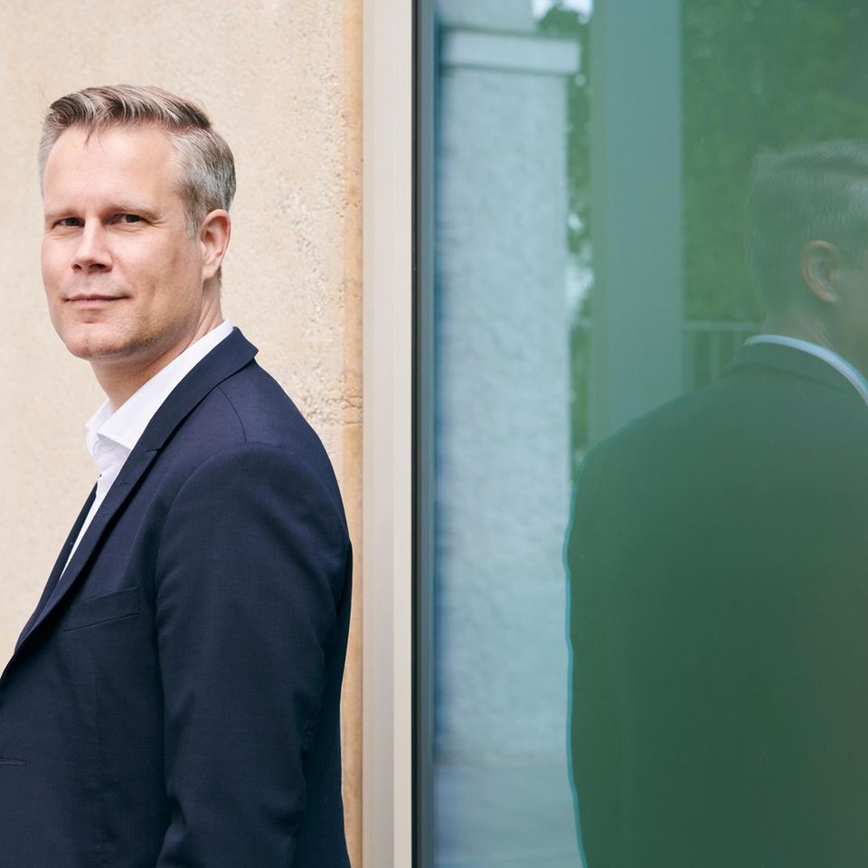 Dr. Samy Egli vom Max-Planck-Institut für Psychiatrie in München hat ein Programm für zu Hause zur Bewältigung von Krisensituationen veröffentlicht