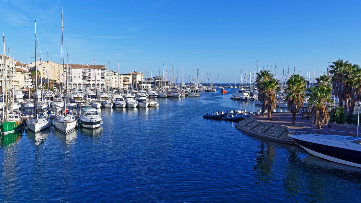 Fréjus – Römerstadt am Esterel-Massiv Hafen von Fréjus