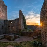 Burgruine Reußenstein bei Sonnenuntergang