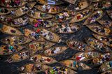Bangladesh: Boote auf dem verschmutzten Fluss Buriganga