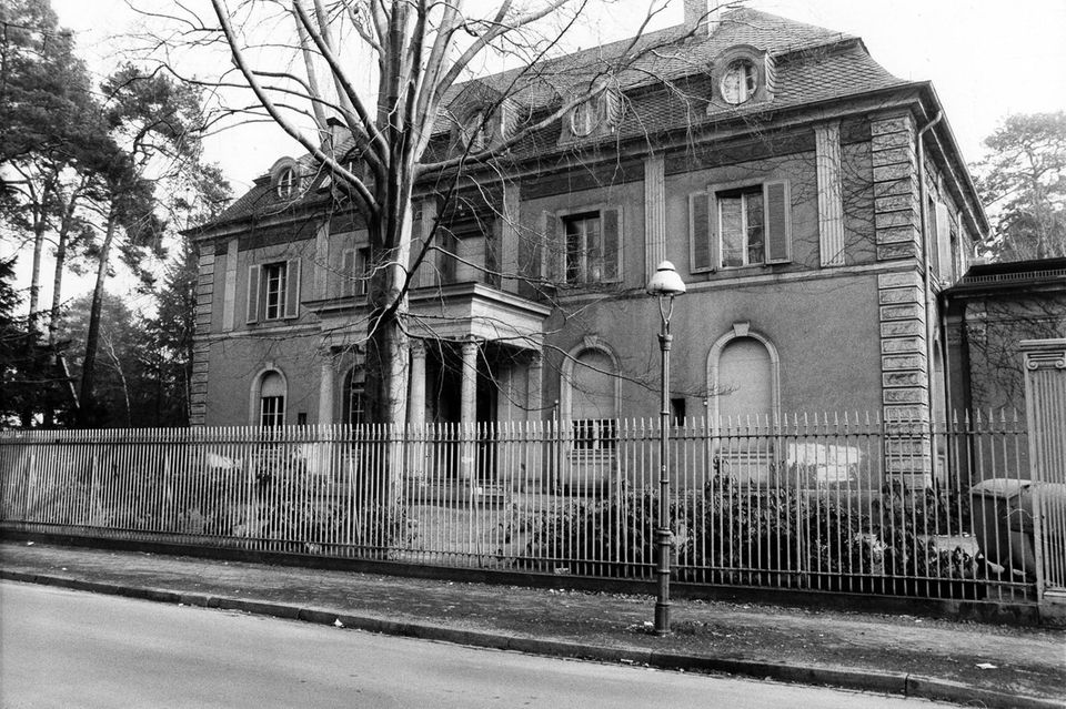Die Villa in Berlin-Grunewald war das erste deutsche Frauenhaus und bot Frauen Zuflucht, die Opfer häuslicher Gewalt geworden waren 