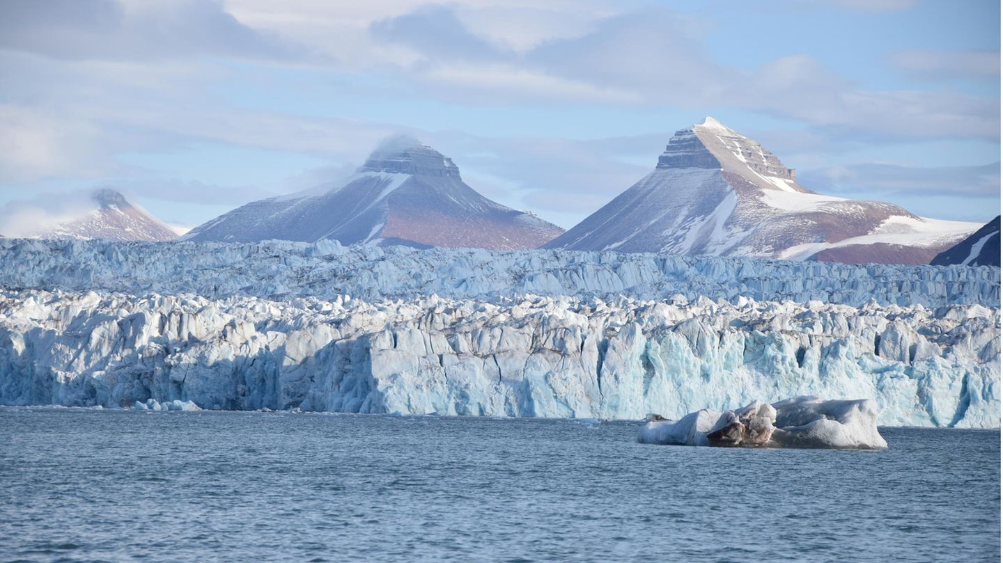 Klimawandel: Seit 1900 ist der Arktische Ozean etwa zwei Grad wärmer geworden Seit 1900 ist der Arktische Ozean etwa zwei Grad wärmer geworden