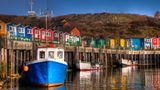 Bunte Hummerbuden im Hafen von Helgoland