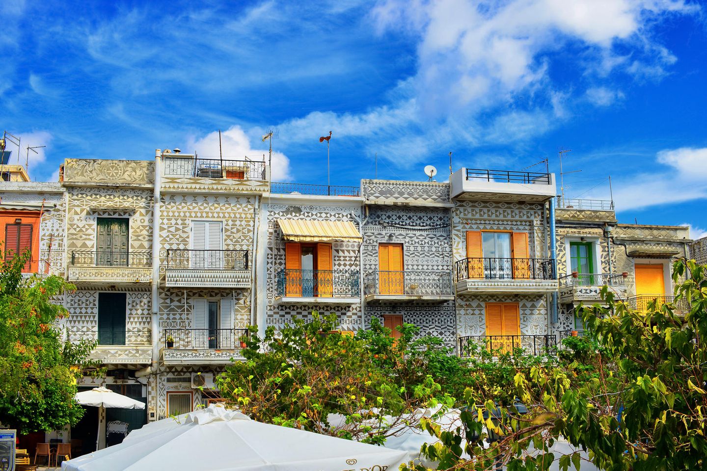 Häuser mit einem schönen Muster in Pyrgi in Griechenland