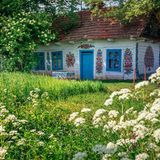 Haus mit Blumenmuster in Zalipie in Polen