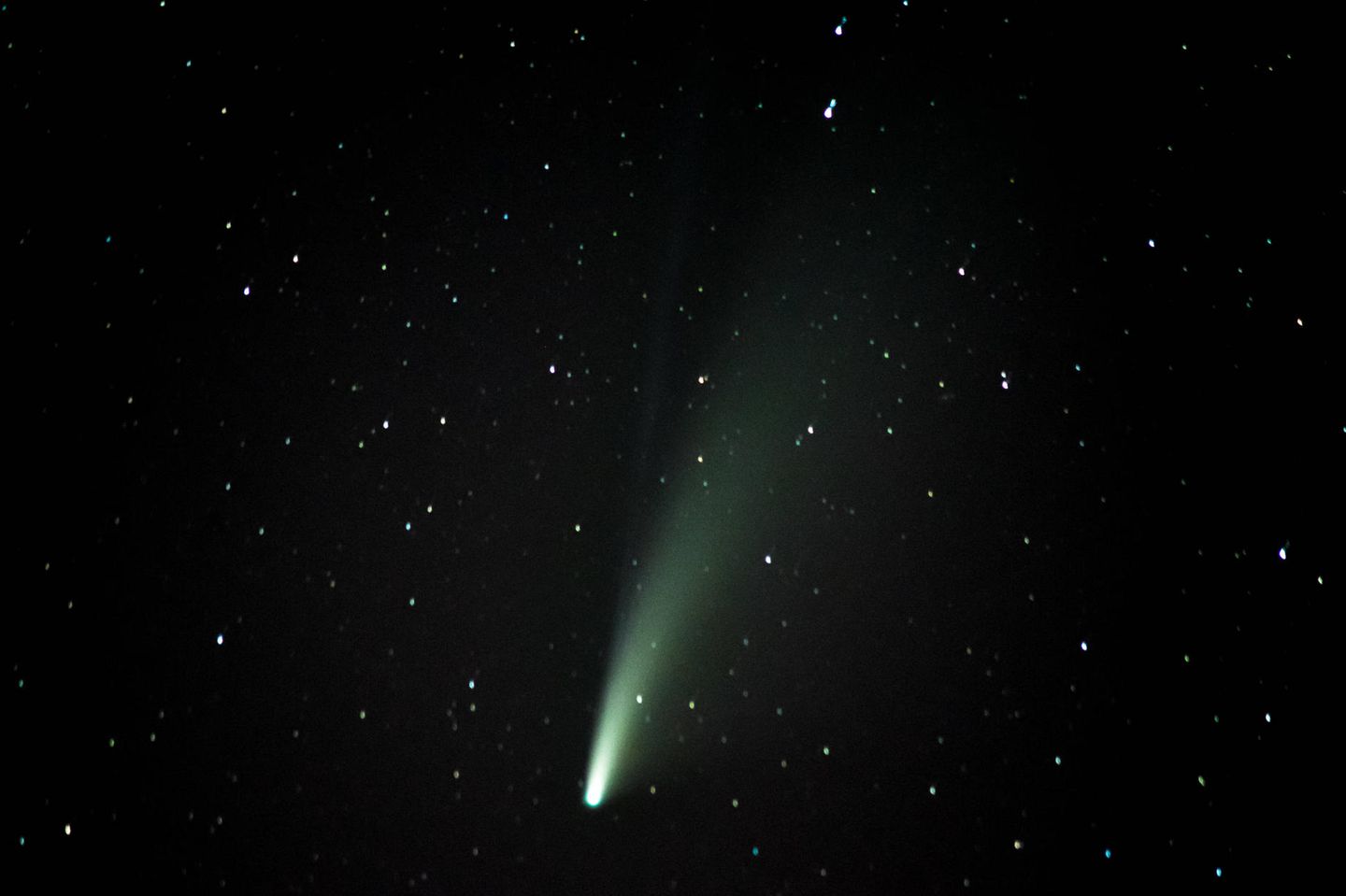 2020 war Komet Neowise über Europa zu sehen. Wenn das Wetter mitspielt läßt sich Komet Leonard am Dezemberhimmel beobachten