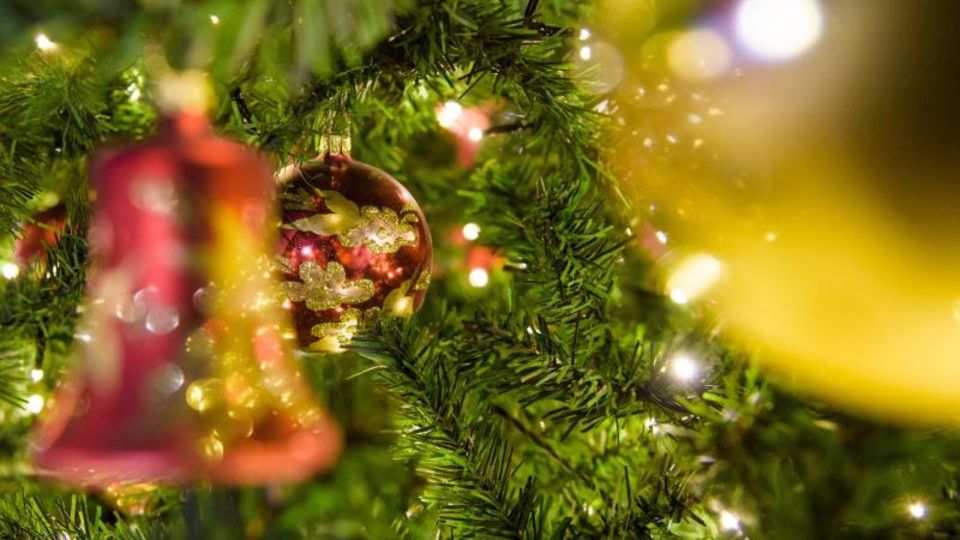 Christbaumschumuck am Weihnachtsbaum