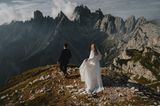 Wedding Photographer of the Year: Atemberaubende Berge, wunderschöne Fjorde – die raue Landschaft Skandinaviens bietet die perfekte Kulisse für die Hochzeitsfotos von Cristin Eide. Die norwegische Fotografin verbringt ihre Zeit am liebsten in der wundervollen Natur Skandinaviens.