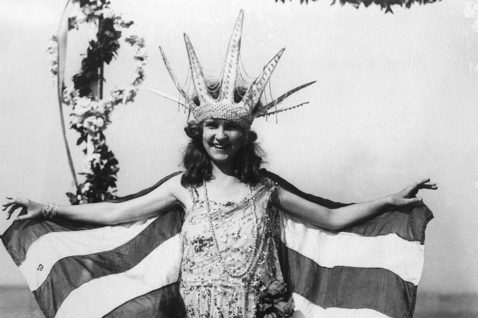 Zwischen Tradition und Emanzipation: 100 Jahre "Miss America": Ein Schönheitswettbewerb im Wandel