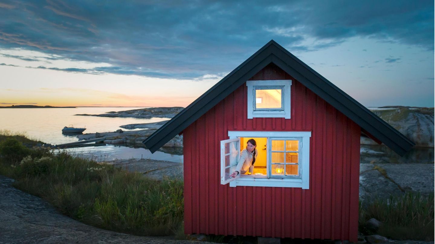 In der idealisierten Hygge-Welt werden alle möglichen Elemente des Nordens vermengt: von Kerzen, Gebäck, Möbeln bis zu "falunroten" Schwedenhäusern Nordromantik