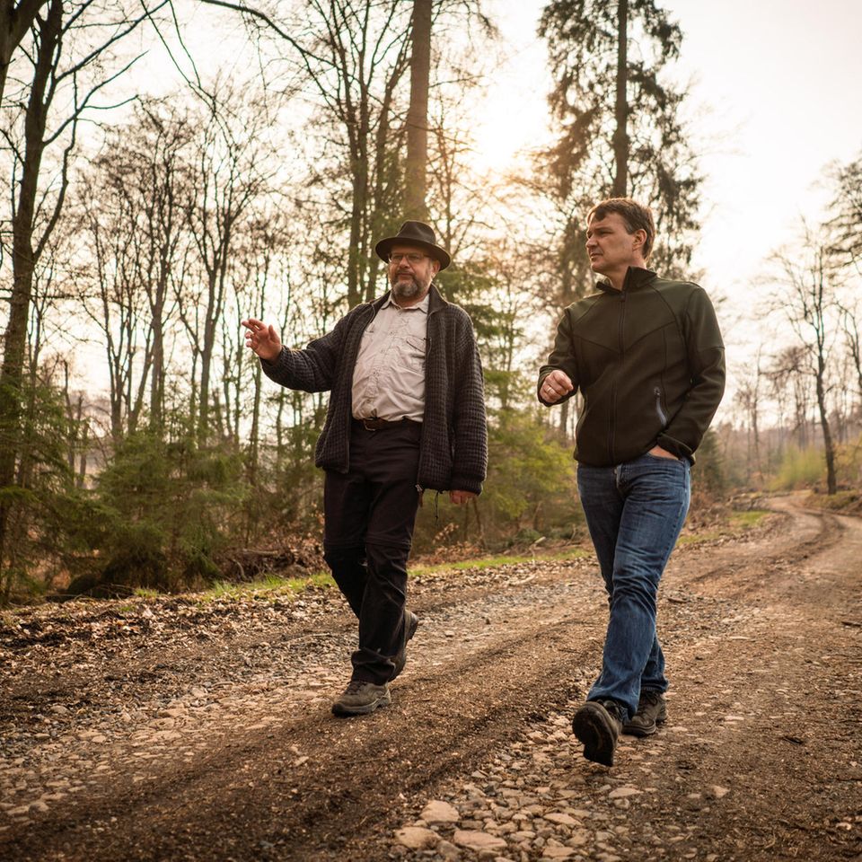 Pierre Ibisch, Professor für Naturschutz, und Jens Schröder, Chefredakteur von GEO, im Gespräch