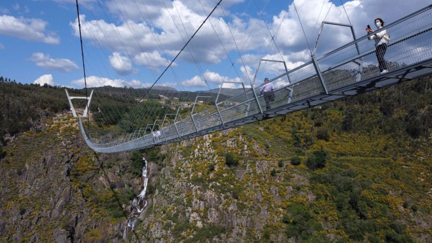 Längste Fußgänger-Hängebrücke der Welt