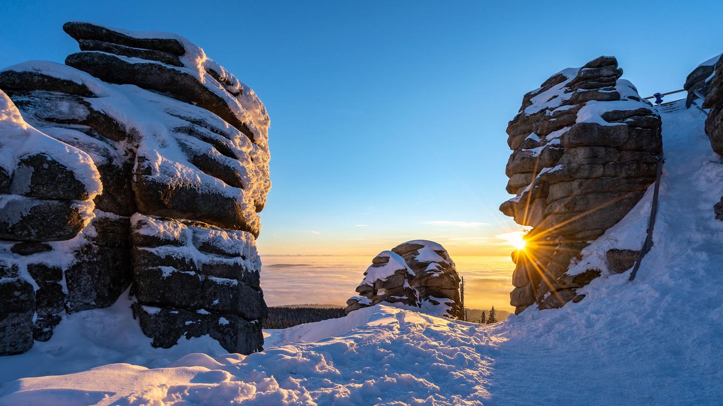Dreiessel Berg Dreisessel im Winter im Schnee bei Sonnenuntergang