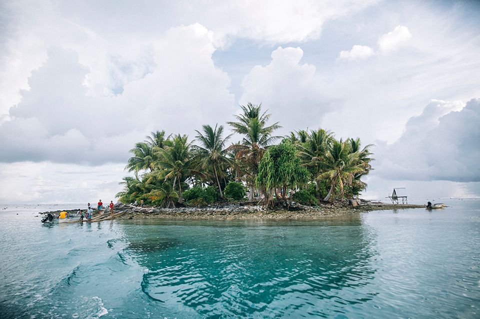 Klimawandel: Das Inselchen Teafua Tanu gerhört zu Tokelau – und wird von den Bewohnern des Atolls als katholischer Friedhof genutzt. Wie lange noch, ist fraglich. Die Inseln mitten im Südpazifik sind durch Stürme und den steigenden Meeresspiegelt bedroht