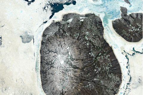 Im Griff von Schnee und Eis: die Prinz Charles-Insel im Juni 2016