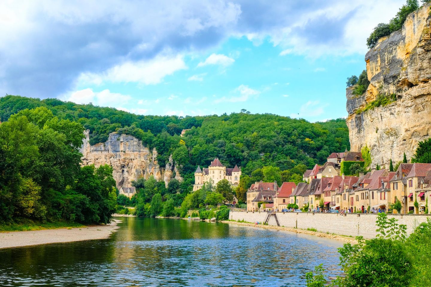 Das Dorf La Roque-Gageac an der Dordogne