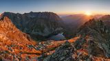 Sonnenuntergang und Blick über die Bergwelt der Kleinen Fatra in der Slowakei