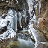 Janosik-Schlucht in der Kleinen Fatra im Winter mit Eis und Schnee