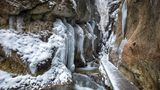 Janosik-Schlucht in der Kleinen Fatra im Winter mit Eis und Schnee