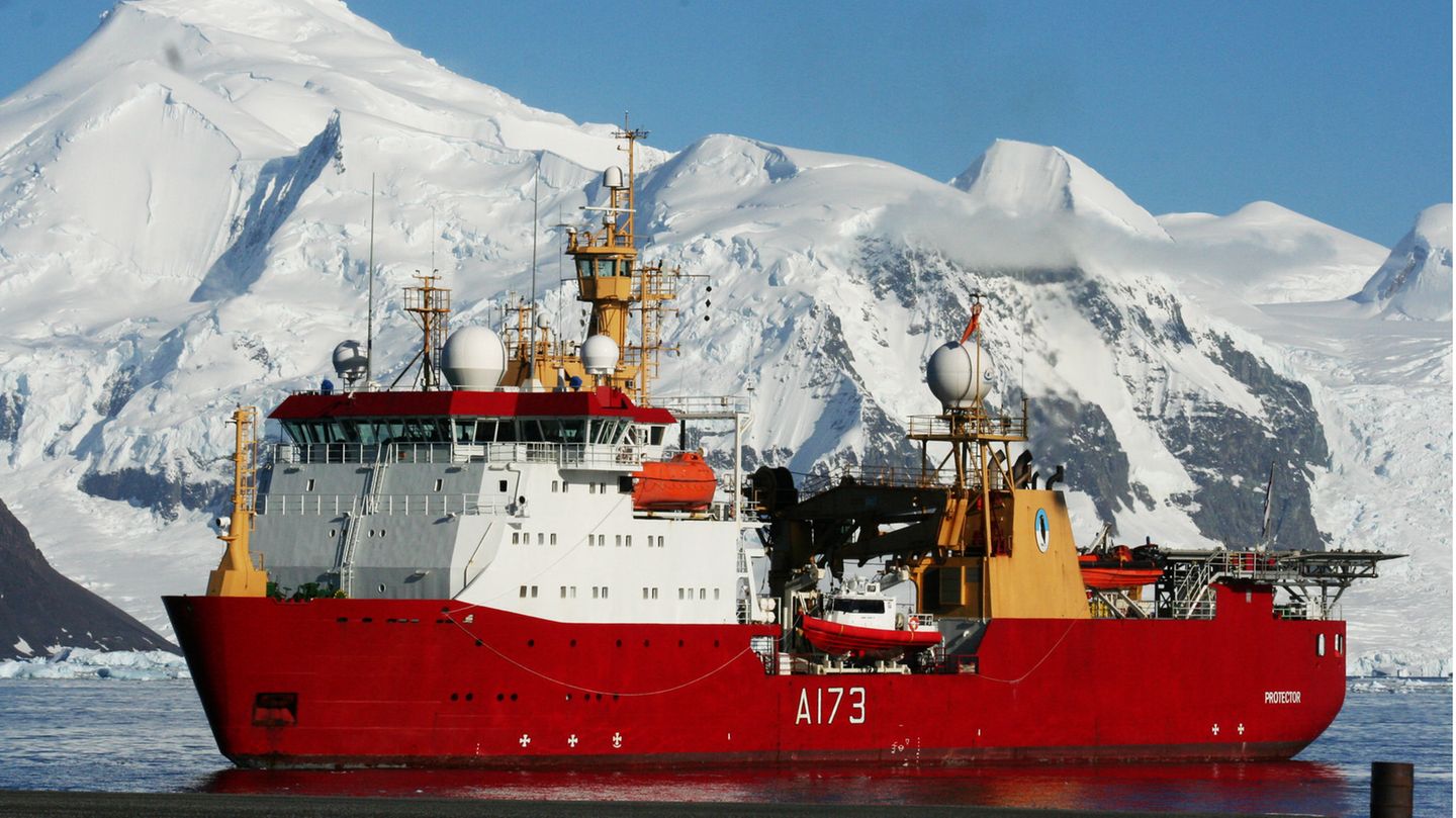 Das Forschungsschiff Ernest Shackleton der British Antarctic Survey