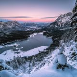 10.01.20222      "Dieses Bild entstand bei Sonnenuntergang am Eibsee."      Kamera: Nikon D850 mit dem Nikkor 14-24mm  Mehr Fotos von Holger Schultz