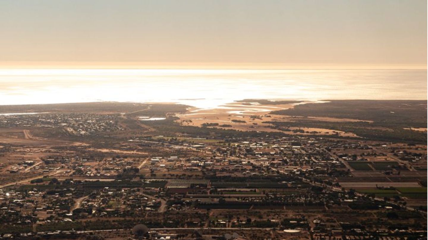 Blick über eine Kleinstadt an der australischen Westküste